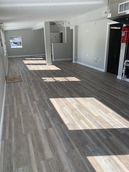 More Photos Of 165 Massachusetts Ave, Lunenburg Fast Food For Sale