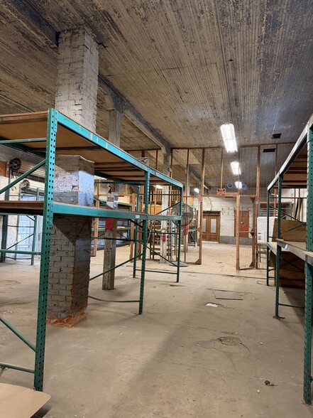 More Photos Of 2735 Huff Dr, Lawrenceville Warehouse For Lease