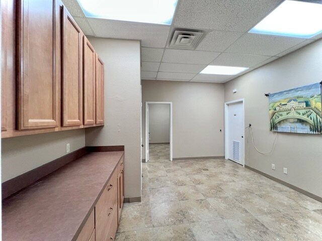 More Photos Of 3512 Avenue I, Rosenberg Office For Lease
