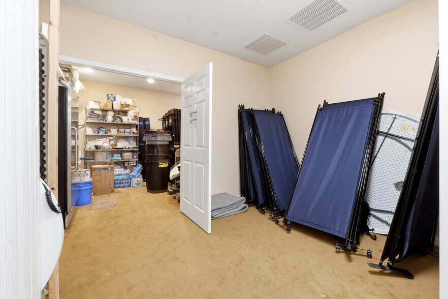 More Photos Of 415-421 W Pike St, Lawrenceville Office For Sale