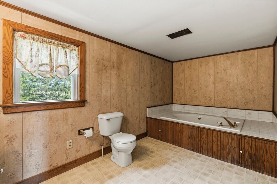 More Photos Of 9228 Stoutsville Pike, Stoutsville Land For Sale