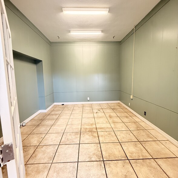 More Photos Of 740 Fannin St, Beaumont Unknown For Lease