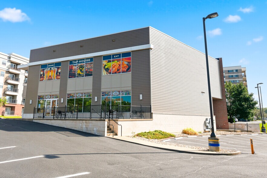 More Photos Of 453 Oakland St, Morgantown Office For Lease