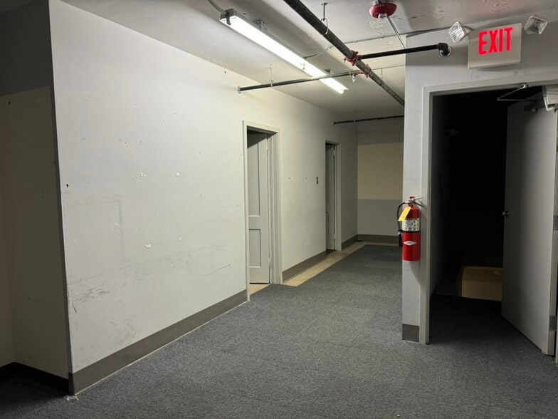 More Photos Of 651 Carey Ave, Hanover Township Freestanding For Lease