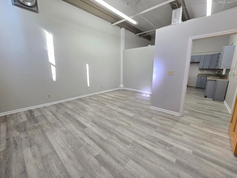 More Photos Of 1667 E 40th St, Cleveland Loft Creative Space For Sale