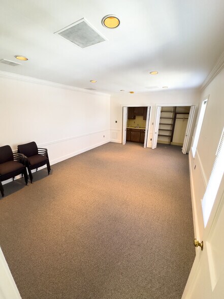 More Photos Of 505 S Main St, Laurinburg Bank For Lease