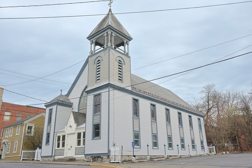 More Photos Of 18 S 6th St, Hudson Religious Facility For Sale
