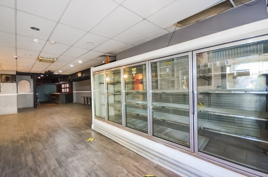 More Photos Of 370 E 18th St, Paterson Storefront Retail Residential For Lease