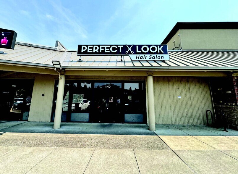 More Photos Of 1130-1148 Wallace Rd NW, Salem Supermarket For Lease