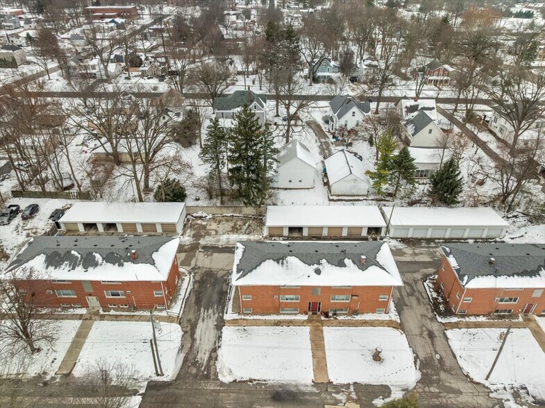 Primary Photo Of 218 Carolyn Ln, Eureka Apartments For Sale