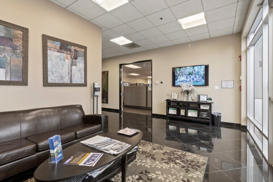 More Photos Of 210 Goddard, Irvine Light Manufacturing For Lease