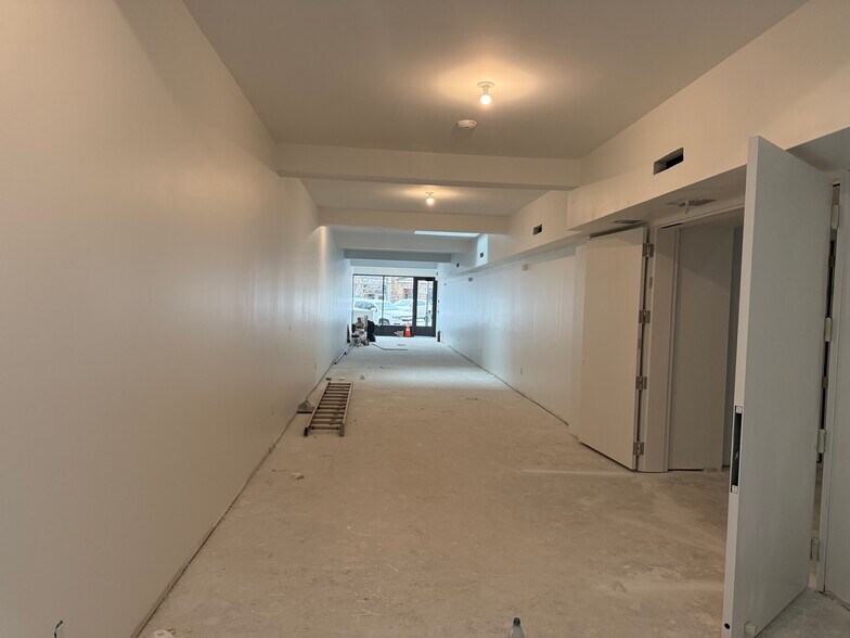 More Photos Of 356 Main St, Highlands Freestanding For Lease