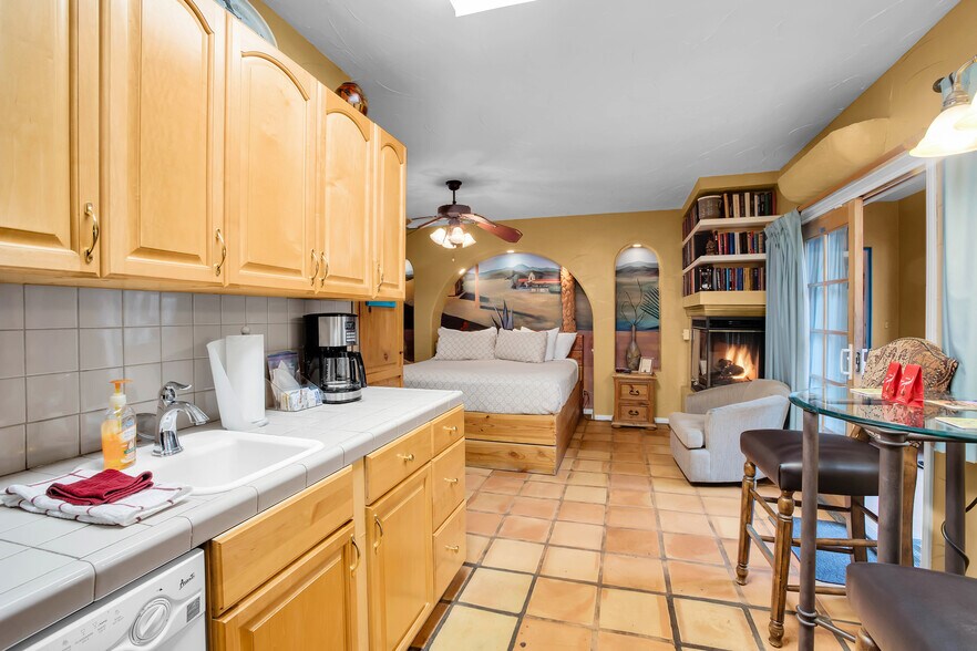More Photos Of 234 S Patencio Rd, Palm Springs Hotel For Sale
