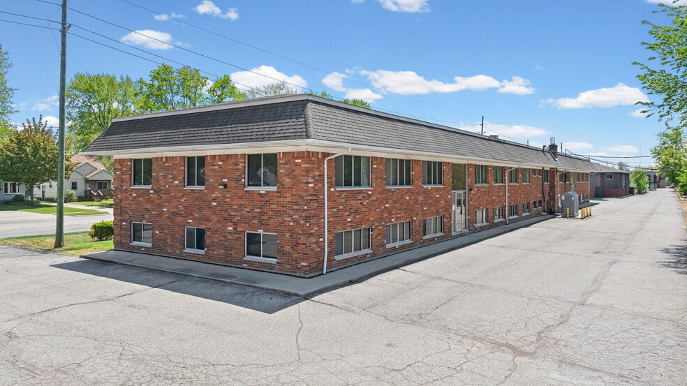 More Photos Of 28475 Greenfield Rd, Southfield Office For Sale