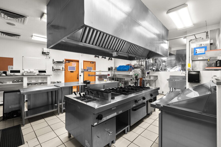 More Photos Of 7951 Hwy 35, Bigfork Restaurant For Sale