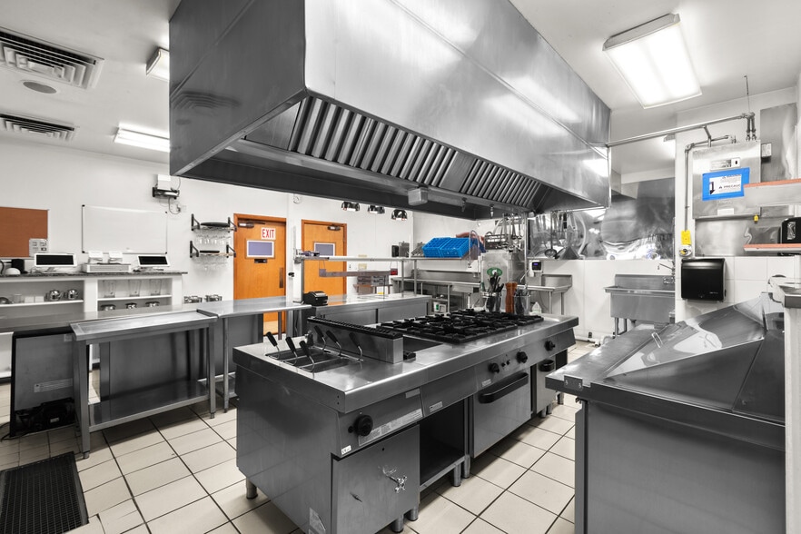 More Photos Of 7951 Hwy 35, Bigfork Restaurant For Lease
