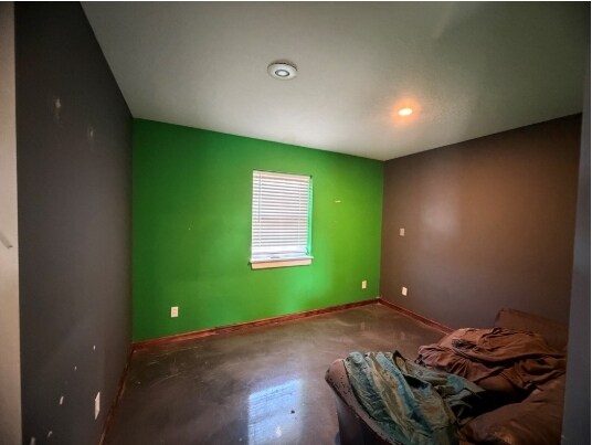 More Photos Of 18062 Round Barn Way, Kirksville Flex For Sale