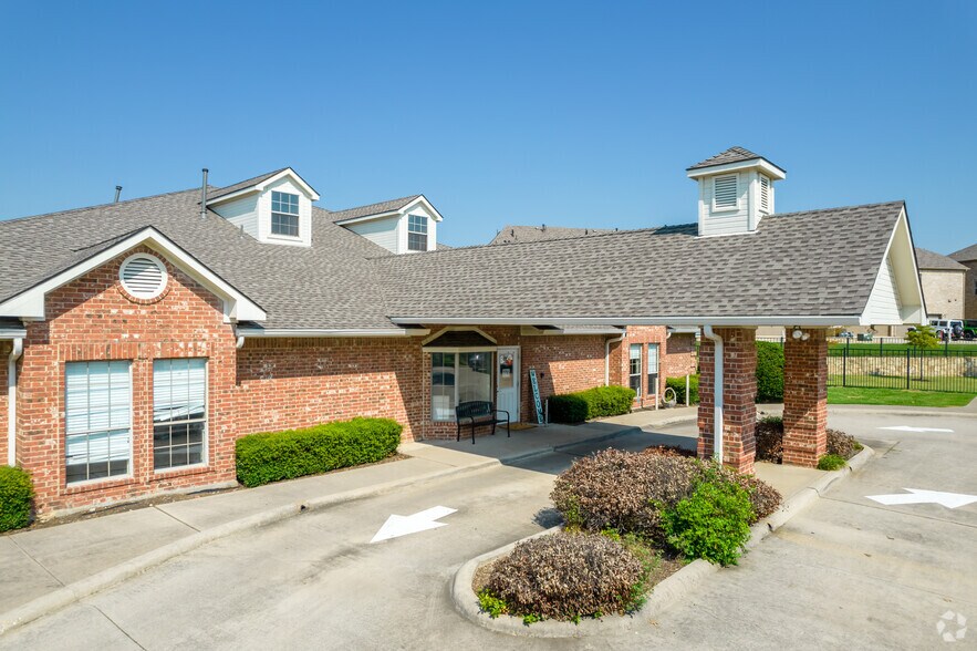 More Photos Of 5925 Hillcrest Rd, Frisco Storefront Retail Office For Sale