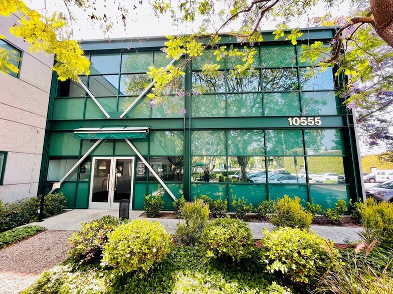 Primary Photo Of 10549 - 10559 Jefferson Blvd, Culver City Loft Creative Space For Lease