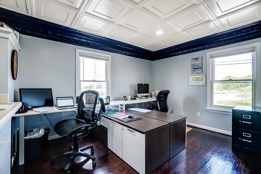 More Photos Of 1550 Lewis Center Rd, Lewis Center Freestanding For Sale