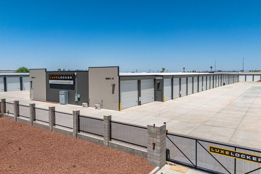 More Photos Of 6123 N 55th Ave, Glendale Self Storage For Sale