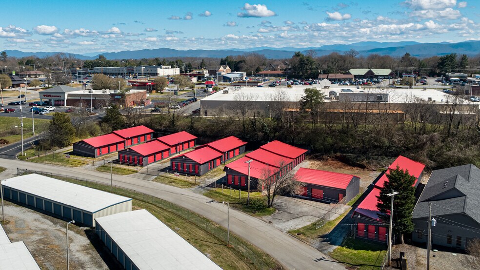 Primary Photo Of 1716 Royal Dr, Maryville Self Storage For Sale