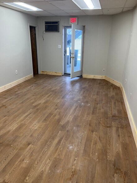 More Photos Of 1 E Main St, Thurmont Storefront Retail Office For Lease