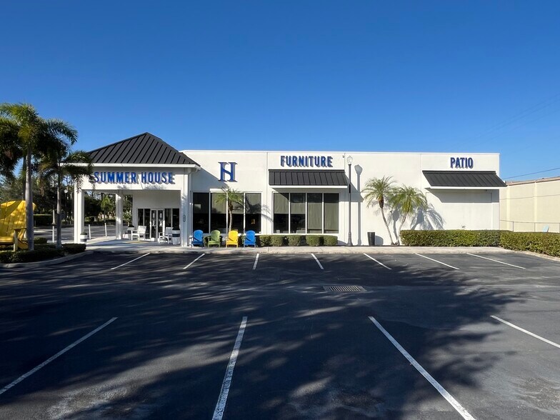 More Photos Of 1892 SE Federal Hwy, Stuart General Retail For Sale