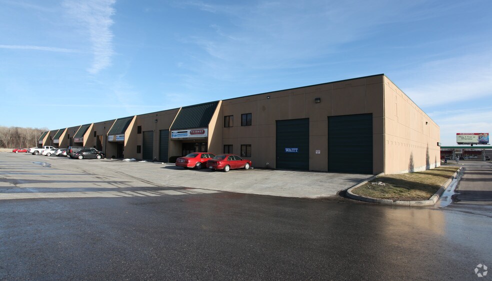 More Photos Of 2604 NE Industrial Dr, Kansas City Warehouse For Lease