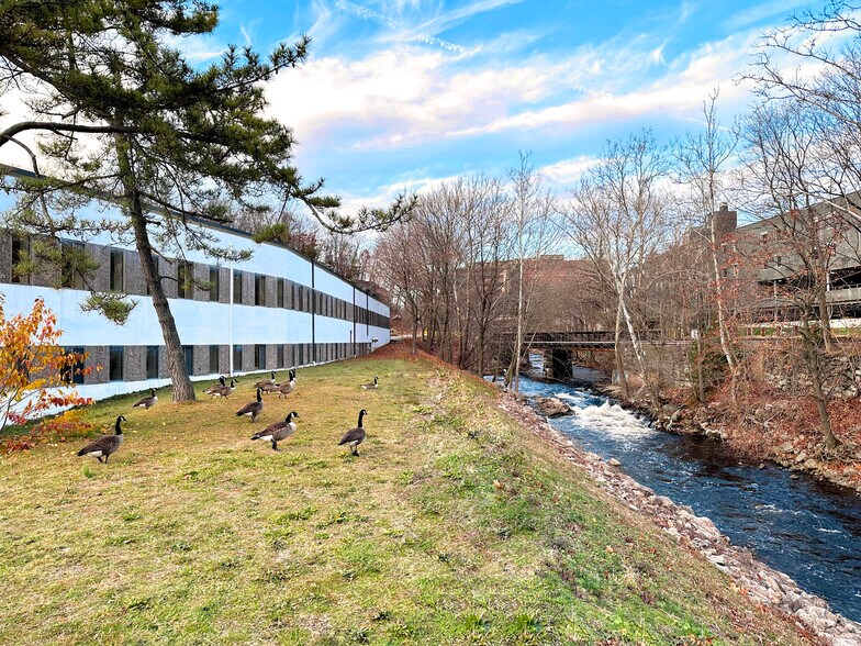 More Photos Of 26 Pearl St, Norwalk Office For Lease