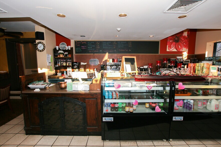 More Photos Of 2650-2652 E Somerset St, Philadelphia Restaurant For Lease