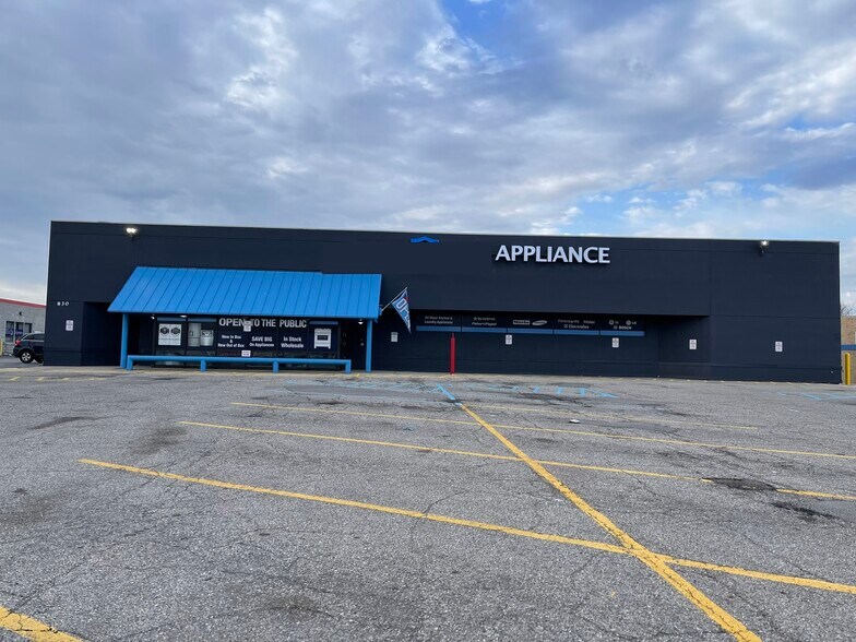 More Photos Of 830 28th St SW, Grand Rapids Freestanding For Sale