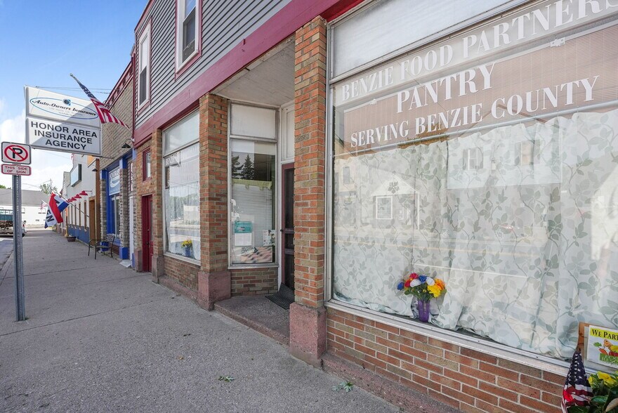 More Photos Of 10907 Main St, Honor Flex For Sale
