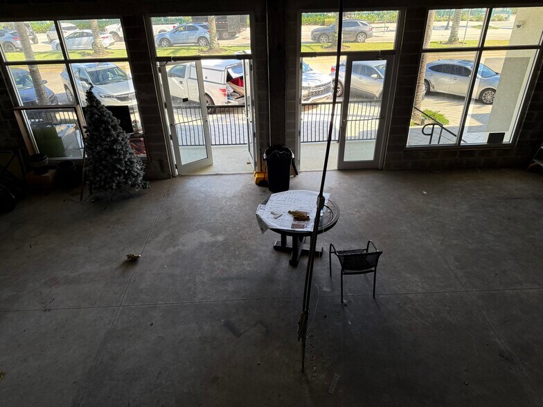 More Photos Of 128 S Beach St, Daytona Beach Apartments For Sale