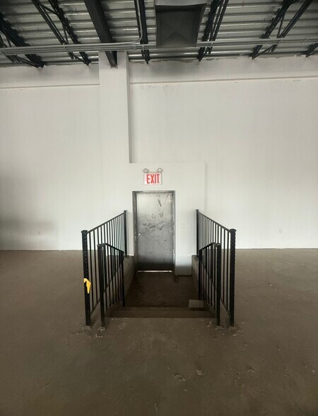 More Photos Of 441 Northfield Ave, Staten Island General Retail For Lease