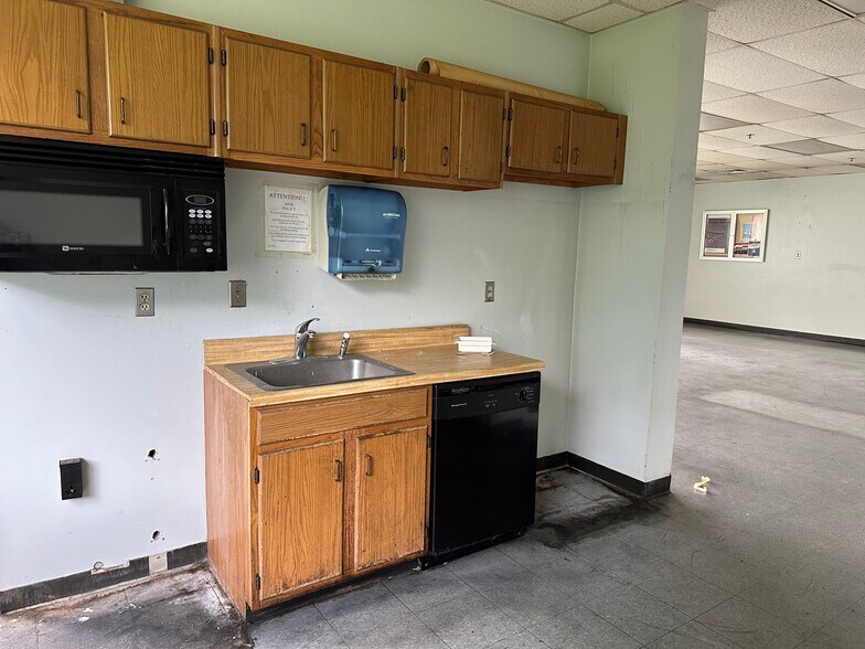More Photos Of 200 Herald Journal Blvd, Spartanburg Manufacturing For Lease