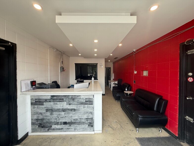 More Photos Of 59 East Lake Cres NE, Airdrie Service For Sale