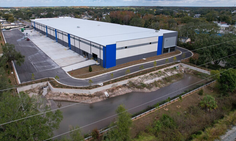 More Photos Of 15157 US Hwy 441, Delray Beach Warehouse For Lease