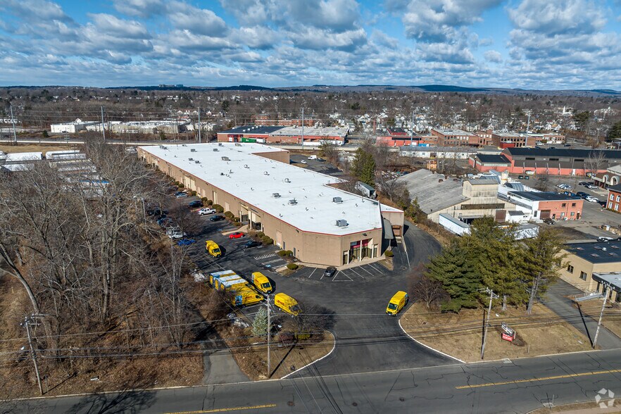 More Photos Of 141 South St, West Hartford Light Manufacturing For Lease