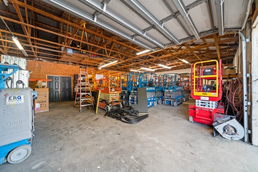 More Photos Of 7722 SE 126th Pl, Belleview Warehouse For Lease