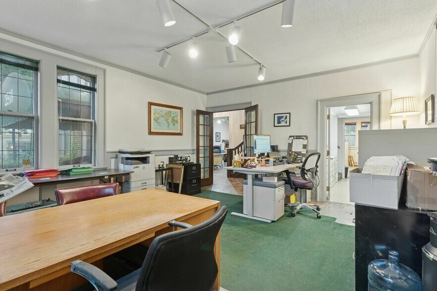 More Photos Of 2318 S 1st Ave, Minneapolis Office For Sale