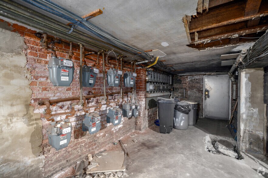 More Photos Of 106 Willow Ave, Hoboken Apartments For Sale