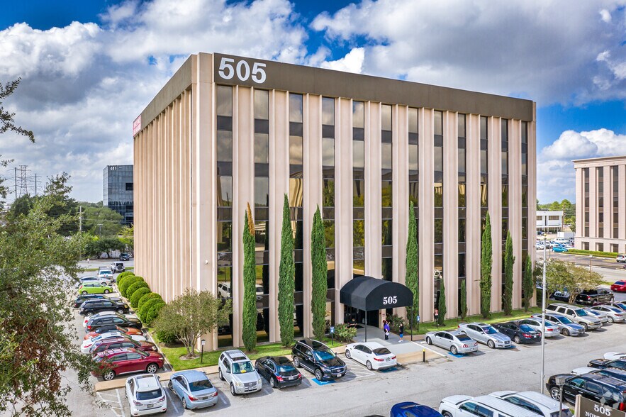 More Photos Of 505 N Sam Houston Pky E, Houston Unknown For Lease