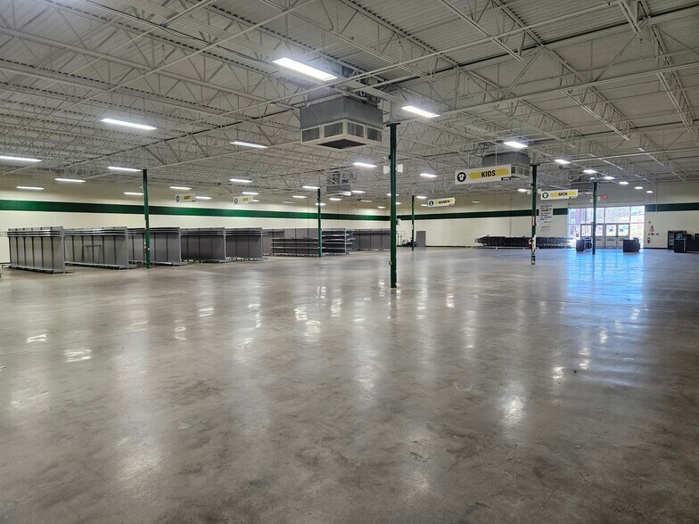 More Photos Of 1731 2nd Ave SW, Cullman General Retail For Sale