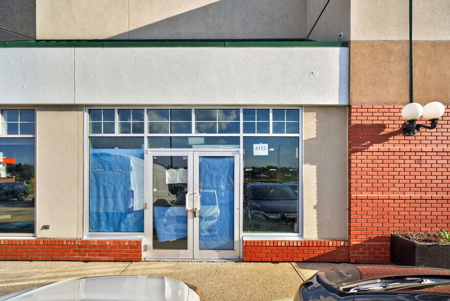 More Photos Of 4112-4120 Calgary Trl NW, Edmonton Unknown For Lease