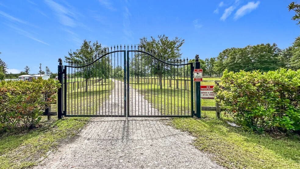 More Photos Of 46700 Middle Rd, Callahan Land For Sale