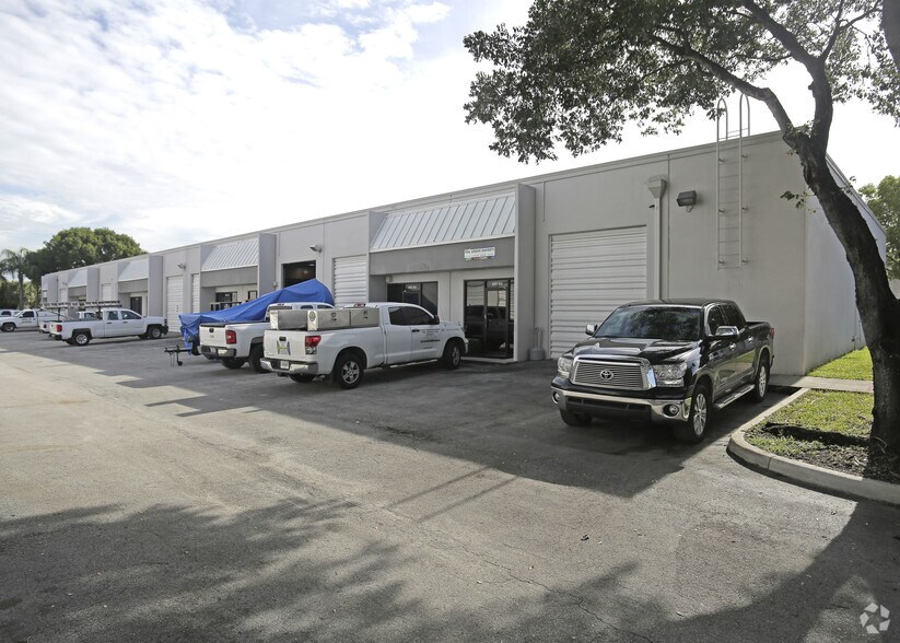 More Photos Of 4121 SW 47th Ave, Davie Flex For Lease