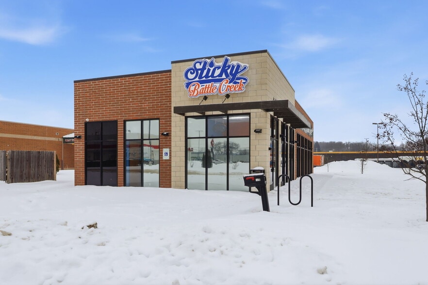 More Photos Of 228 North Ave, Battle Creek Freestanding For Sale