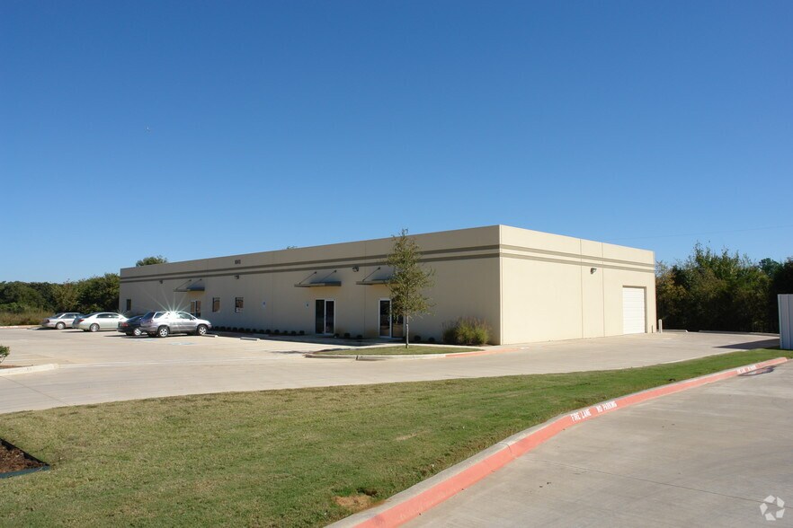 Primary Photo Of 8001 Valcasi Dr, Arlington Warehouse For Lease