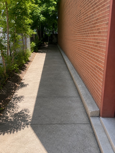 More Photos Of 585 Washington St, Boston Freestanding For Lease